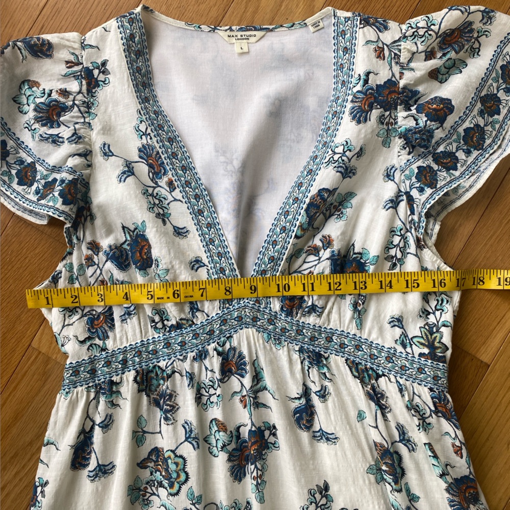 Max Studio London Floral Maxi Dress Blue White V-Neck Flutter Sleeve Large - Picture 3 of 7